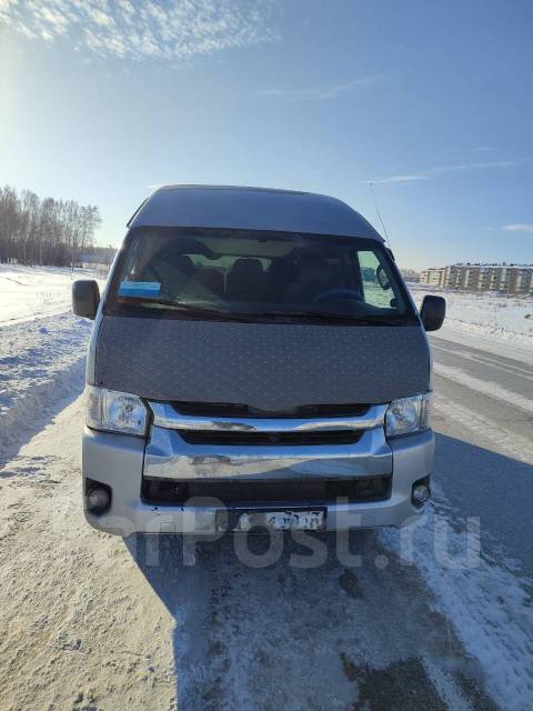 Toyota Hiace нового поколения разросся до 17 мест