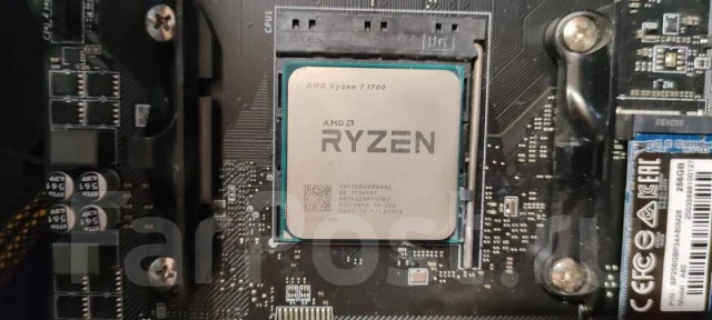 AMD Ryzen 7 1700 ����