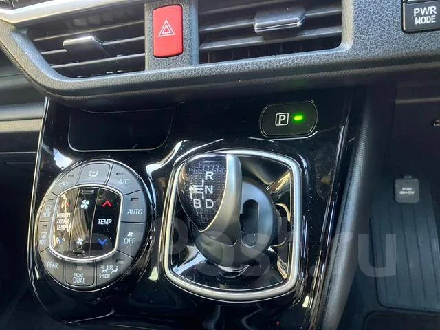 Toyota Noah. �������, ��������, 1.8 (99��.�.), ������, 33 000����. ��, �/�. ��� ����� �� ������������ ����