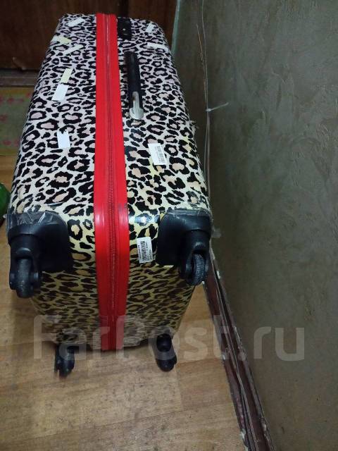 Чемодан на колесах. да есть, б/у, в наличии. Цена: 1 350₽ во Владивостоке