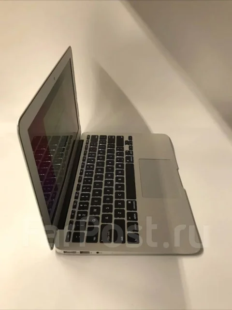 Apple MacBook Air 13 2015 Early. 13.3", 1,6����, ��� 4 ��, ���� 128���, WiFi: 1, Bluetooth: 1, ����������� �� 8��. ����