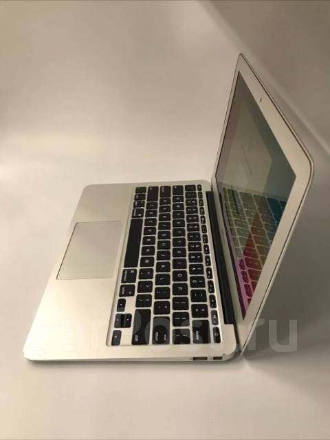 Apple MacBook Air 13 2015 Early. 13.3", 1,6����, ��� 4 ��, ���� 128���, WiFi: 1, Bluetooth: 1, ����������� �� 8��. ����