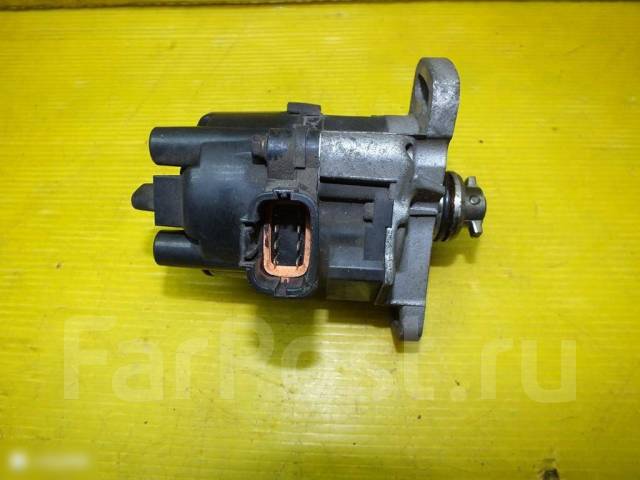 Nissan bluebird u13 трамблер. Трамблер ниссан блюберд. Трамблёр ниссан блюбёрд t12. Катушка трамблера ниссан авенир. Разъём трамблера ниссан лаурель 34.