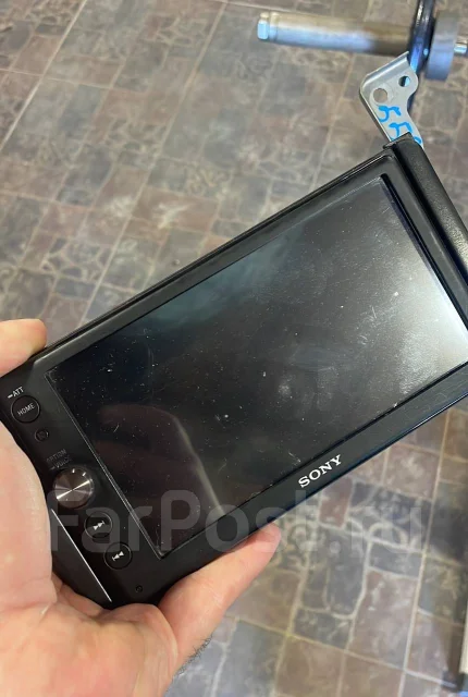 Sony XAV-AX100 ����