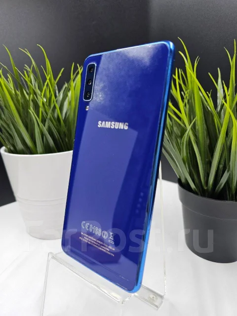 Samsung Galaxy A7 2018. �/�, 64 ��, �����, 3G, 4G LTE, Dual-SIM, NFC ����