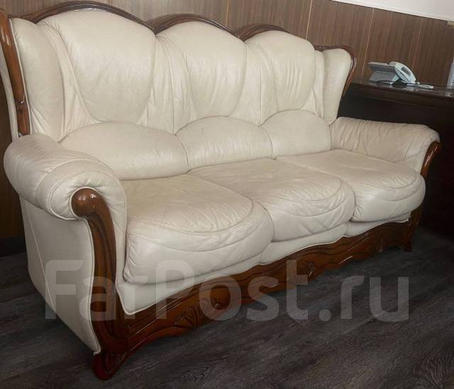 Диван-кровать кожаный и два кресла, 195,0 см, 90,0 см, б/у, в наличии ...