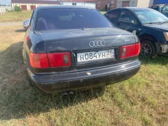 Audi A8 ����