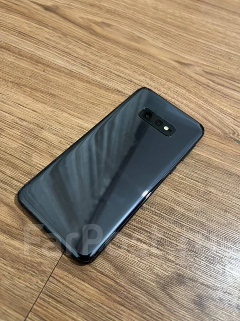 Samsung Galaxy S10e. �/�, 128 ��, ������ ����