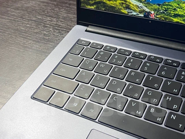 Honor MagicBook 14. 14.5", 2,4����, ��� 8 ��, ���� 512���, WiFi: 1, Bluetooth: 1, ����������� �� 24��. ����