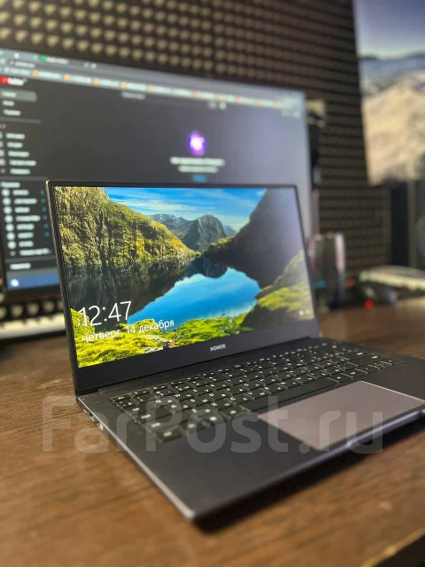 Honor MagicBook 14. 14.5", 2,4����, ��� 8 ��, ���� 512���, WiFi: 1, Bluetooth: 1, ����������� �� 24��. ����