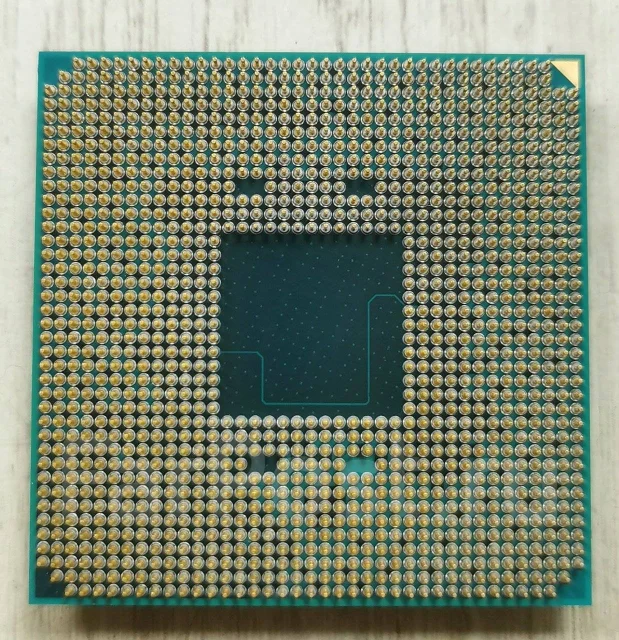 AMD Ryzen 3 2200G ����