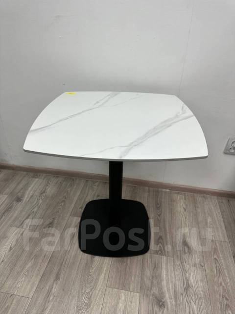 Стол обеденный необычной формы с каменной столешницей, квадратный ...