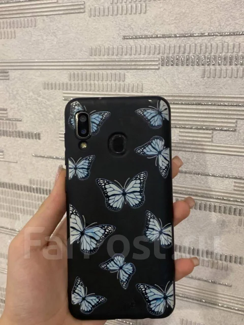 Samsung Galaxy A20. �/�, 64 ��, ������, 4G LTE, NFC ����