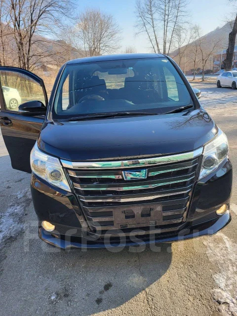 Toyota Noah. ��������, ��������, 1.8 (98��.�.), ������, 124 000����. �� ����