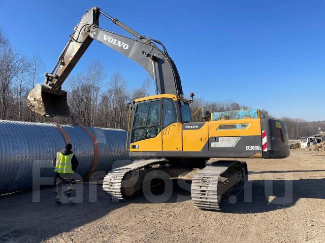 Услуги, аренда колесного/ гусеничного экскаватора 5-68 тонн во Владивостоке