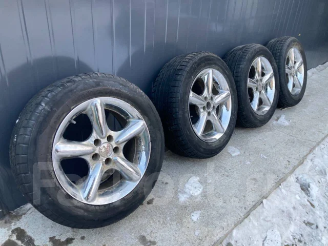 Hokuto Racing. 7.0x16", 5x100 ����
