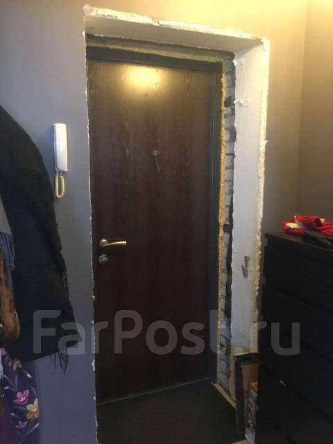 Отделка откосов, установка меж комнатных дверей, плотник во Владивостоке