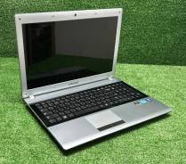 Samsung. 15.6", 2,2����, ��� 8 ��, ���� 750���, WiFi: 1, Bluetooth: 1, ����������� �� 3��. ����