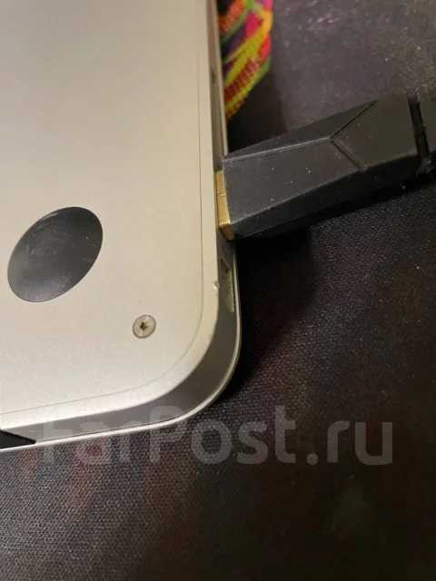Apple MacBook Air 13 2013 Mid MD761. 13", 1,3����, ��� 4 ��, ���� 128���, WiFi: 1, Bluetooth: 1, ����������� �� 6��. ����