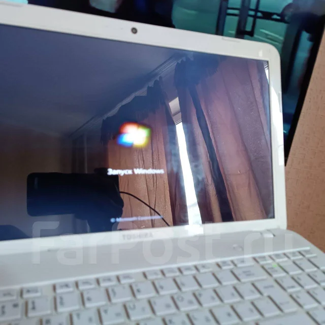 Toshiba Satellite C850-B6W. 15.6", 200����, ��� 4 ��, ���� 512���, WiFi: 1, Bluetooth: 1 ����