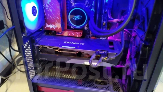 Radeon RX 6800 ����