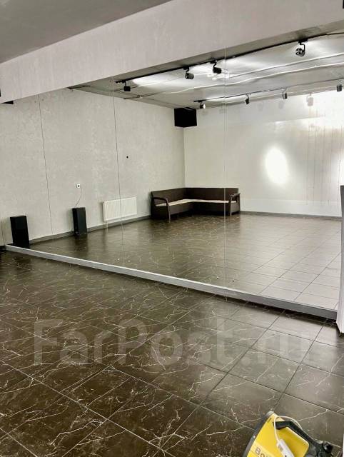 Хабаровск улица строительная. Помещение в аренду хабаровск южный. Тц квадрат хабаровск. Аренда помещений под конференцию. Складское помещение хабаровск.