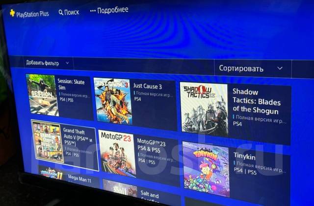 Sony PlayStation 4 Slim 1TB + 400 игр + 2 джойстика. Подписка 1 год, б ...