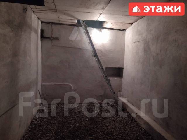 Розетки в гараже. Электрика в гараже. Освещение 12 вольт от аккумулятора. Светильник для подвала. Погреб в гараже.