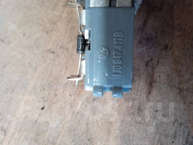 ������ �������� 1J0947411 ����