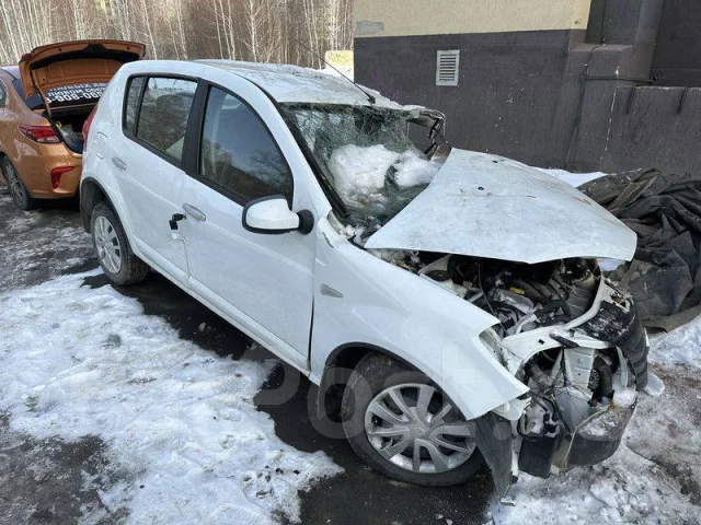 ������������� Renault Sandero l 253314470R ����