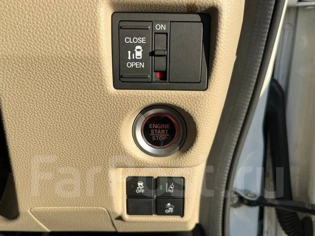 Honda N-BOX. ��������, ��������, 0.7 (58��.�.), ������, 33 000����. ��, �/�. ��� ����� �� ������������ ����