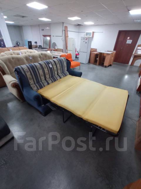 Диван малогабаритный раскладной, ткань, б/у, в наличии. Цена: 7 500₽ в ...