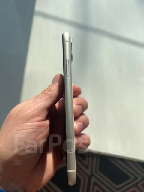 Apple iPhone 11. �/�, 64 ��, �����, 3G, 4G LTE, NFC ����