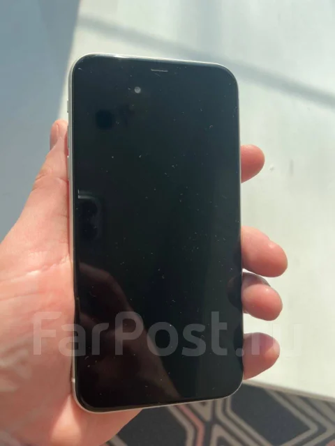Apple iPhone 11. �/�, 64 ��, �����, 3G, 4G LTE, NFC ����