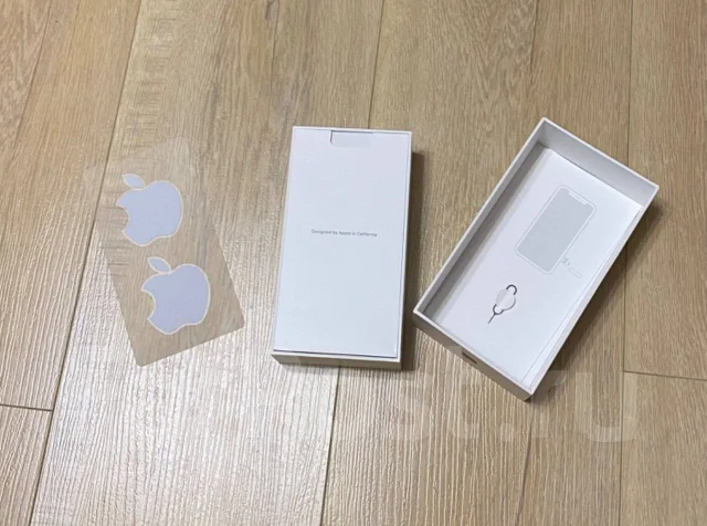 Apple iPhone Xr. �/�, 64 ��, �������, 4G LTE ����