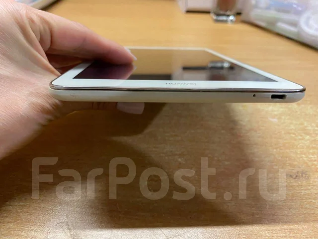 Huawei MediaPad T1. 7.5 ������, ������ 8 �� ����