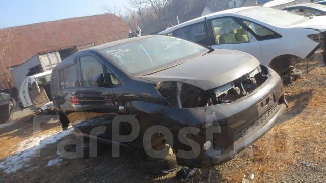 Toyota Isis. ZGM10, 2ZRFAE ����