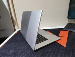 Huawei MateBook D 15. 15.6", ��� 8 ��, ���� 256���, WiFi, Bluetooth, ����������� �� 5��. ����