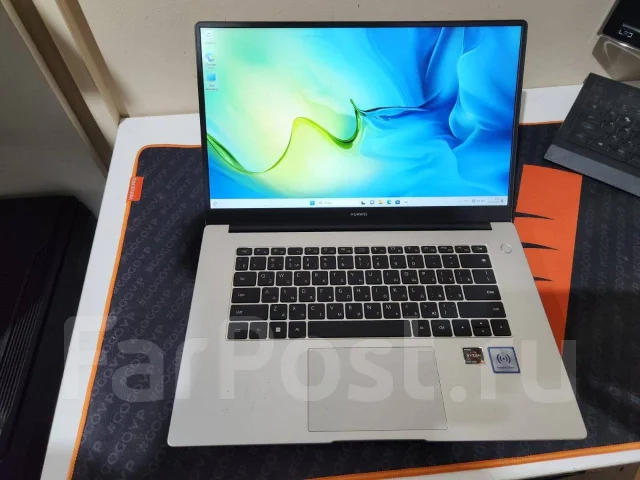 Huawei MateBook D 15. 15.6", ��� 8 ��, ���� 256���, WiFi: 1, Bluetooth: 1, ����������� �� 5��. ����