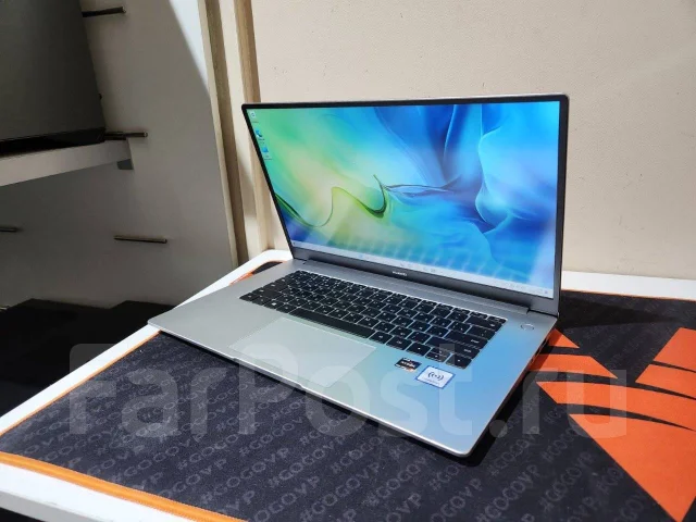 Huawei MateBook D 15. 15.6", ��� 8 ��, ���� 256���, WiFi: 1, Bluetooth: 1, ����������� �� 5��. ����