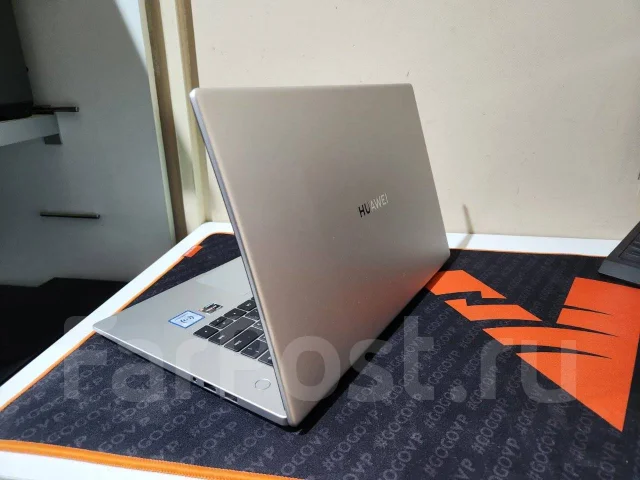 Huawei MateBook D 15. 15.6", ��� 8 ��, ���� 256���, WiFi: 1, Bluetooth: 1, ����������� �� 5��. ����