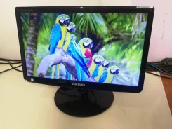Samsung. 19", ���������� �� (LCD, LED, QLED) ����