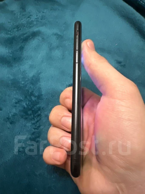 Apple iPhone 7. �/�, 32 ��, ������, 4G LTE ����