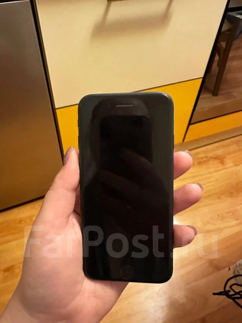 Apple iPhone 8. �/�, 64 ��, ������, 4G LTE ����