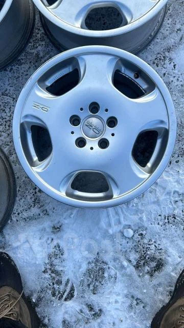 OZ Racing Hydra. 7.0x17", 5x114.3, ET45 ����