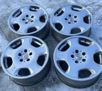 OZ Racing Hydra. 7.0x17", 5x114.3, ET45 ����