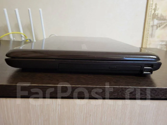 Samsung R540. 15.6", 2,6����, ��� 4 ��, ���� 500���, WiFi: 1, Bluetooth: 1, ����������� �� 4��. ����