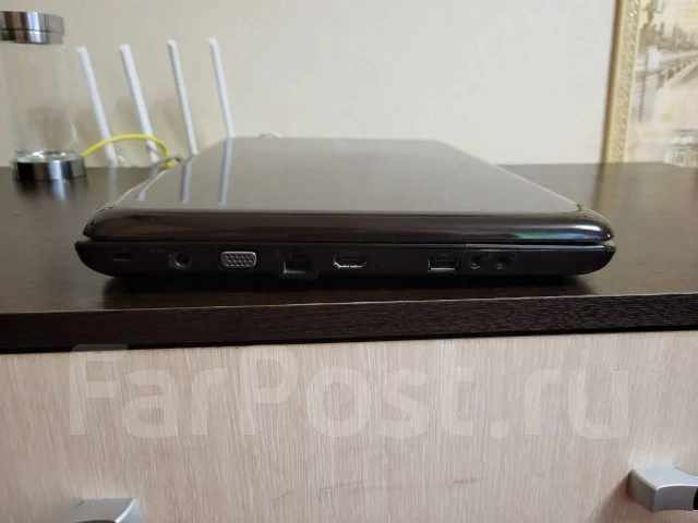 Samsung R540. 15.6", 2,6����, ��� 4 ��, ���� 500���, WiFi: 1, Bluetooth: 1, ����������� �� 4��. ����