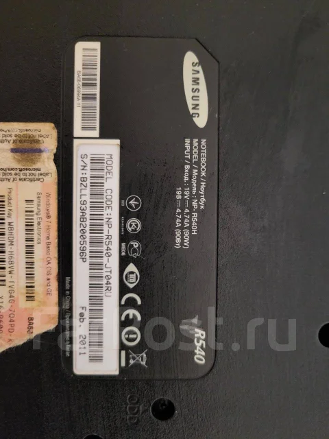 Samsung R540. 15.6", 2,6����, ��� 4 ��, ���� 500���, WiFi: 1, Bluetooth: 1, ����������� �� 4��. ����