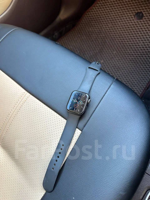 Apple Watch Series 5. GPS, NFC, IP67 ����